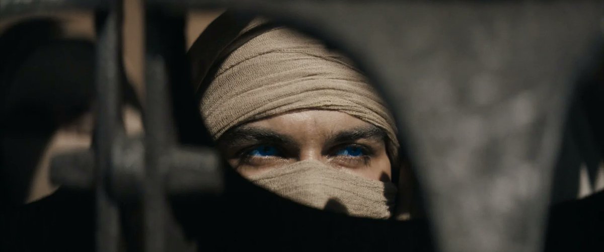 OnePerfectShot's tweet photo. DUNE (2021)

Cinematography by Greig Fraser
Directed by Denis Villeneuve
Production Design by Patrice Vermette https://t.co/q6rdNddbQC