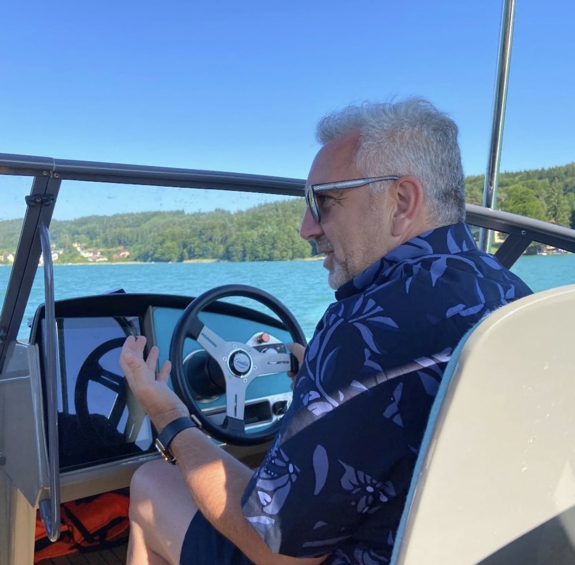 Let me drive the boat 🛥