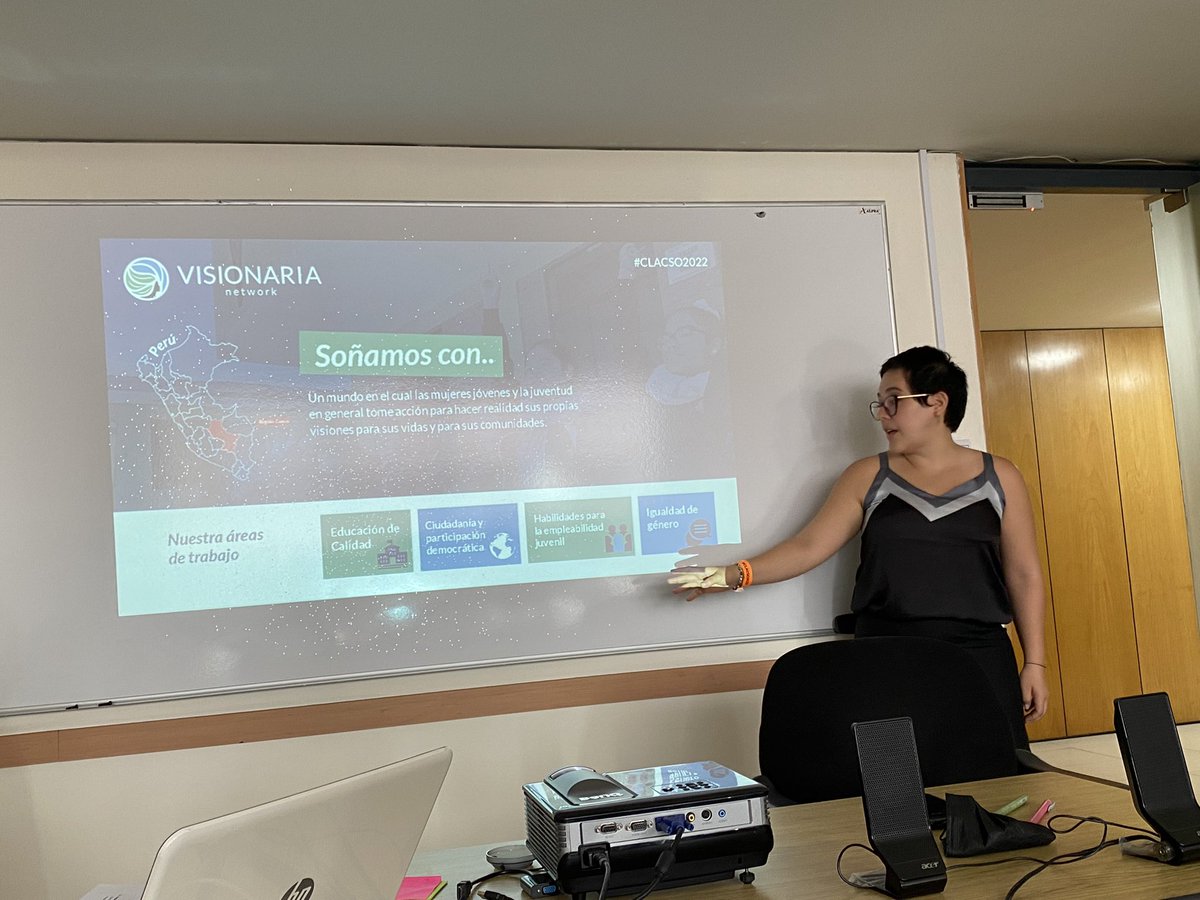 barrueth's tweet photo. “By working within the Learning Lab, we found similarities with other organizations working to deconstruct gender norms in the classroom resulting in the co-creation of a ‘gender sensitive teacher training’   @genetmalawi.” @Visionaria_Net @womenstrongintl https://t.co/5orF1mFYzb