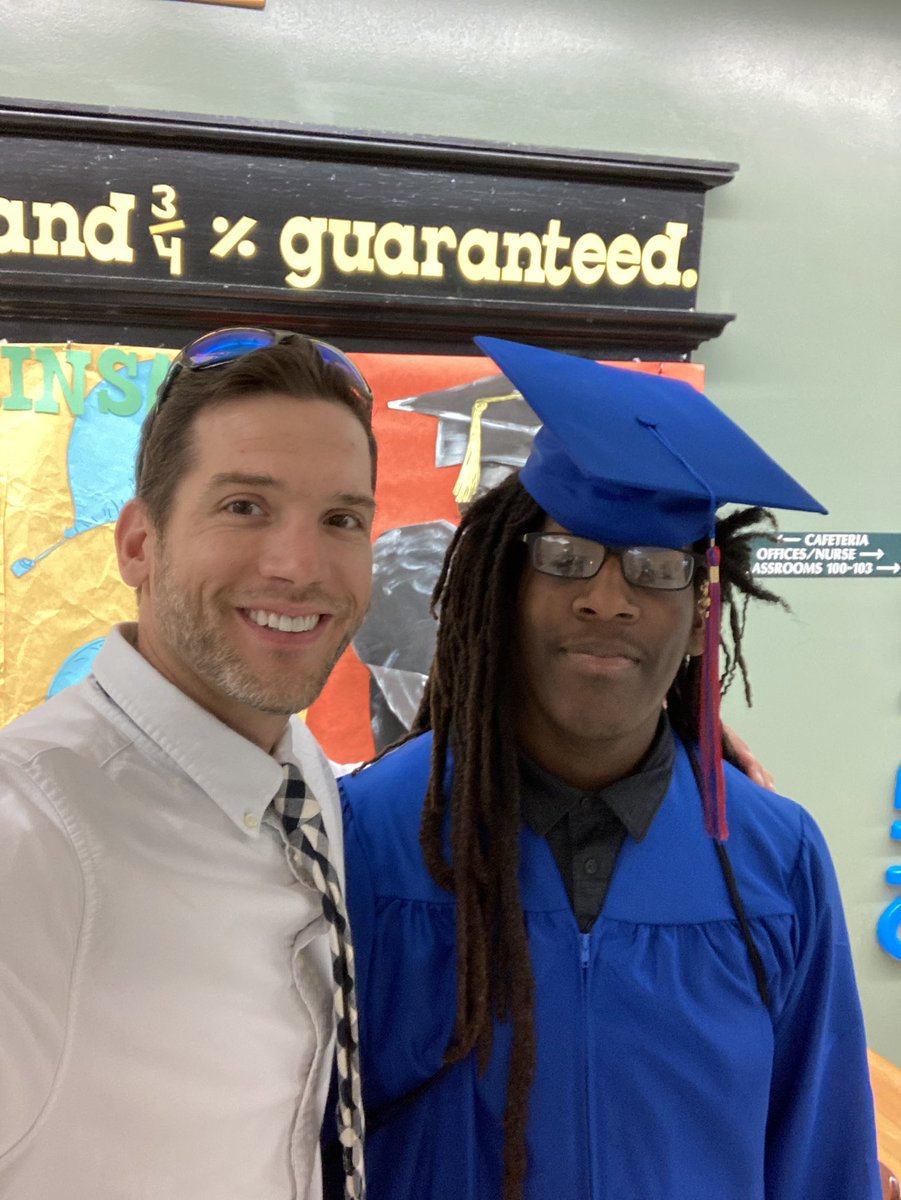 LebJHPrincipal's tweet photo. One of my favorite days of the year and this year hit me hard. Congrats to the class of 2022!! SO proud of them and can’t wait to see what their future holds!! #HardingMade https://t.co/U3XmhuPJlO