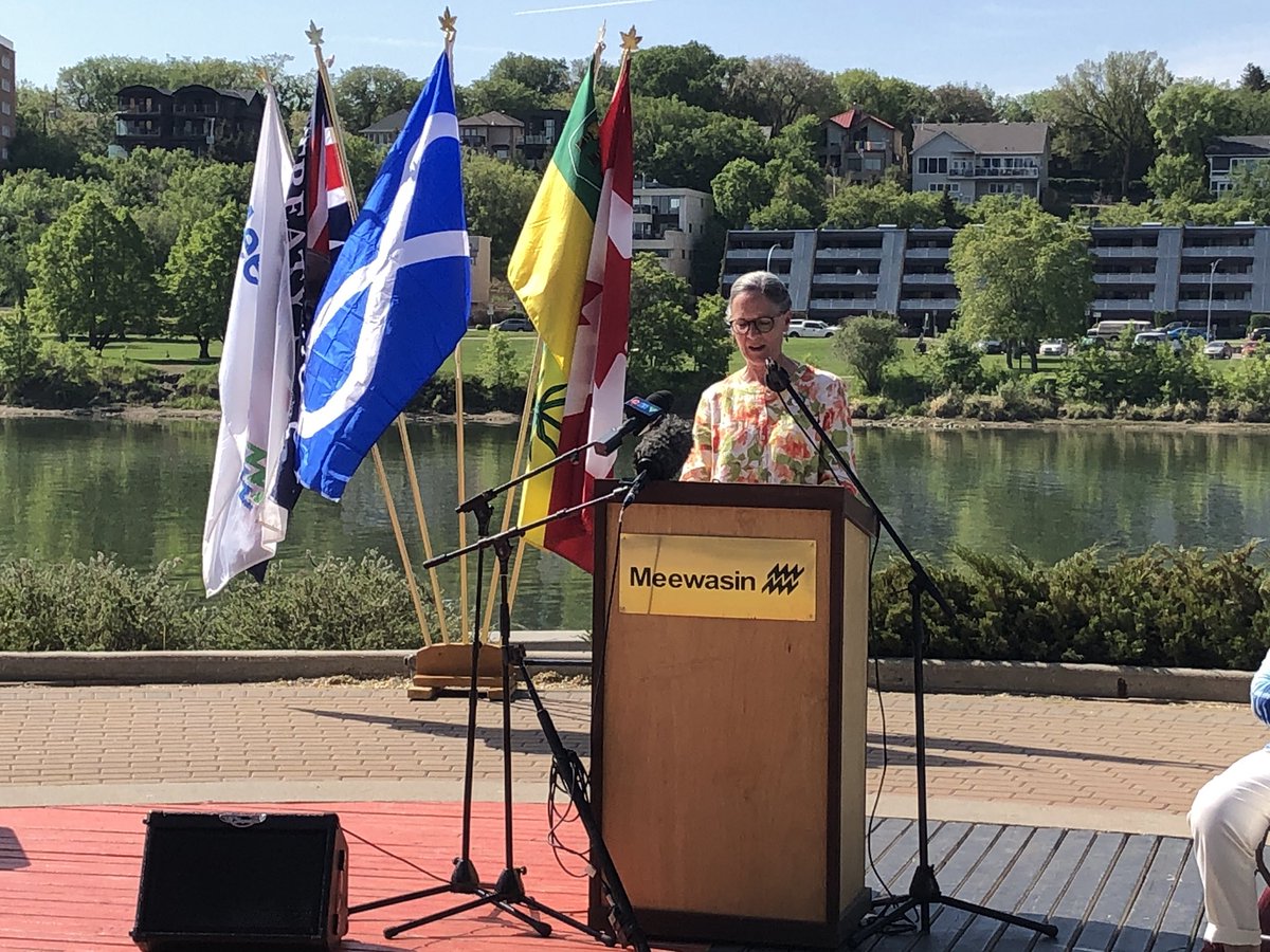 Board chair <a href="/ColleenMacP/">Colleen MacPherson</a> shares the benefits to students of nature-based learning in the outdoor classroom provided by <a href="/Meewasin/">Meewasin</a>. A MOU being signed today will enhance a long-standing relationship between <a href="/Meewasin/">Meewasin</a>, <a href="/StoonPubSchools/">Saskatoon Public Schools</a> and <a href="/GSCSNews/">Greater Saskatoon Catholic Schools</a> #spslearn