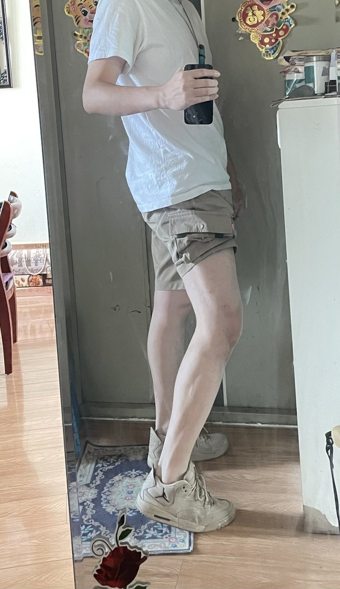 Meowslas's tweet photo. 哈哈哈，婊里婊气自拍get✅ https://t.co/96xyDsZM1y