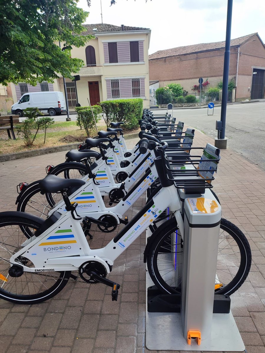 🚴‍Installate 𝗱𝗼𝗱𝗶𝗰𝗶 biciclette con tecnologia #Emoby nella città di Bondeno, in provincia di Ferrara

📍 Il servizio deve ancora partire in attesa dell'inaugurazione da parte del Comune

#sharingmobility #bondeno #emoby #citybile 
#sostenibilità #innovazione #tecnologia