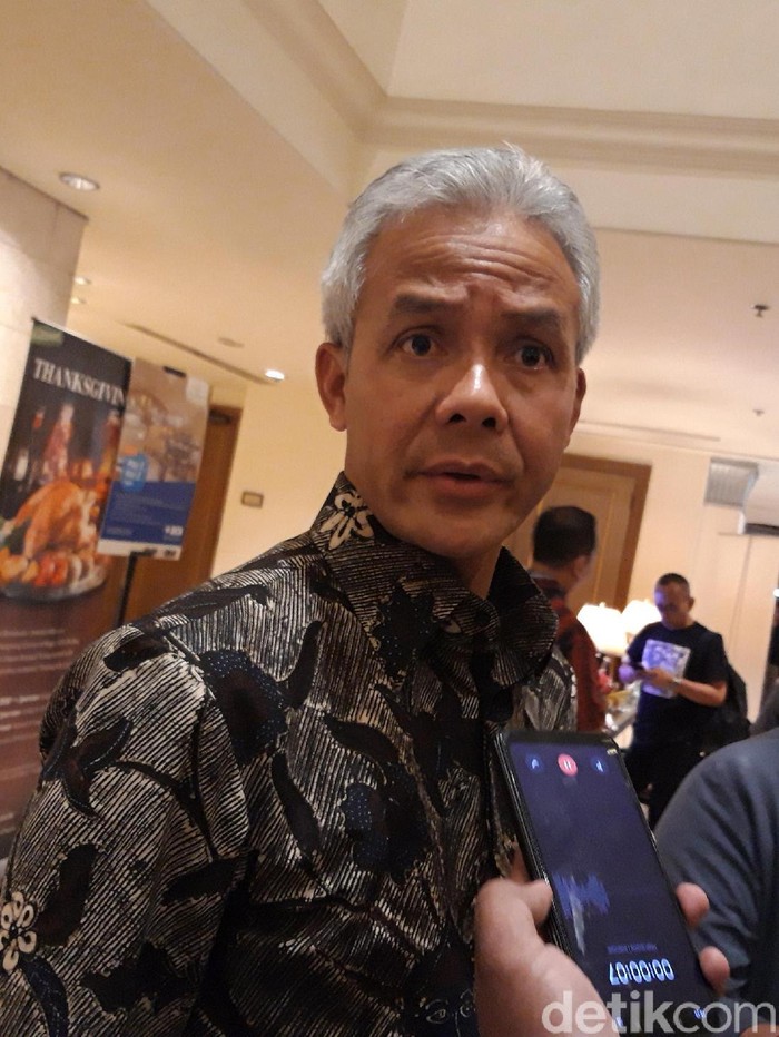 Supaya saya tidak salah memilih presiden, saya ingin mengumpulkan dulu prestasi-prestasi kandidat presiden yg berpeluang maju. TOLONG SAYA DIBERITAHU PRESTASINYA PAK GANJAR APA YA SAAT MEMIMPIN JAWA TENGAH ???
#FollowME  #Ifollowback