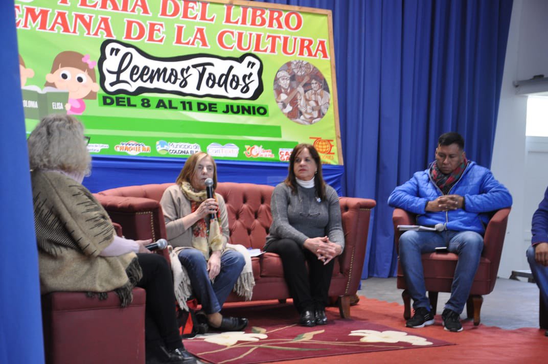 Es un acontecimiento muy importante que trasciende en este caso, el tema de los libros, porque se genera un ámbito de encuentro, en donde se comparte un proceso desde el momento que pensamos la temática, con una temática muy especial centrada en nuestros pueblos originarios.