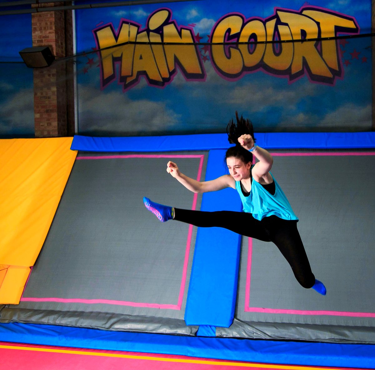 Happy hump day! 💪😄

Bounce through the rest of the week - we're here for you every day 😉

📅Check our timetable &amp; #jumpintohappy! 🙌