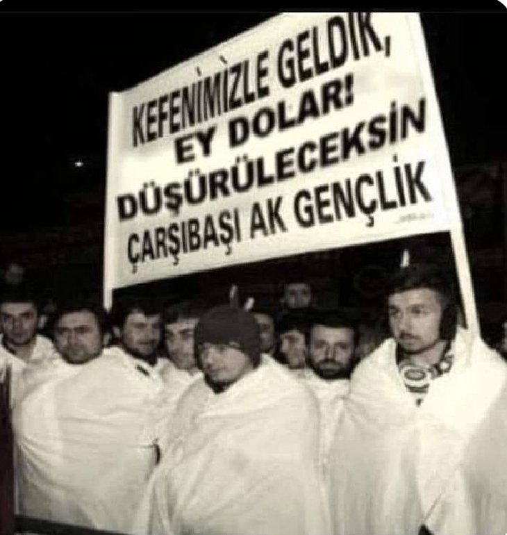 Nerdesin ey ! İskefiye gençliği
Çık gel yeniden meydanlara, görsün dolar gününü..!!
#Dolar17TL