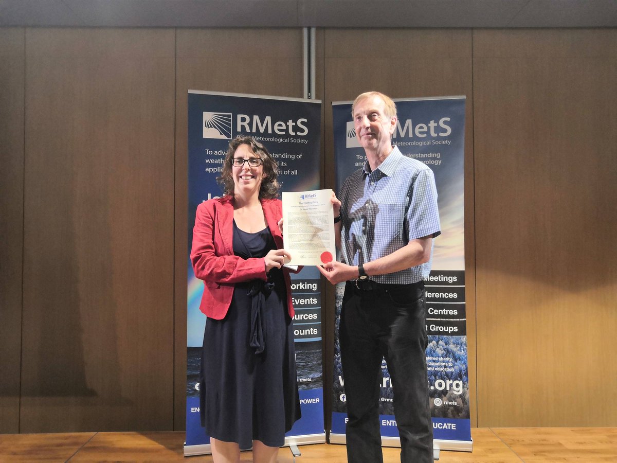 RMetS's tweet photo. 🏅 Dr Hazel Thornton, who brings together key decision-makers to look at winter contingency planning in the UK energy sector, has been awarded the Fitzroy Prize

https://t.co/0uwUOxLtpv

 #RMetSAwards @MetOffice_Sci @metoffice https://t.co/yEimBLn2CE