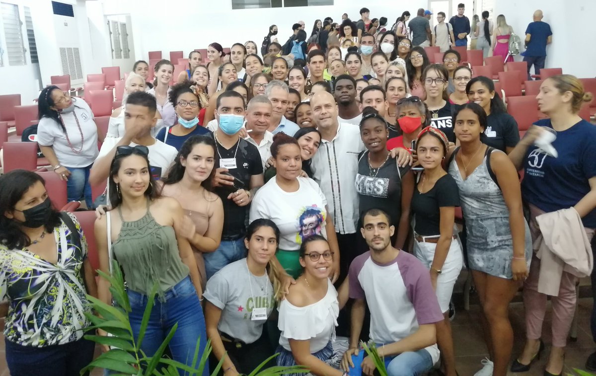 Estamos en la Universidad de Matanzas, en el  XXVIII Taller de Educación Patriótico-Militar e Internacionalista. #Cuba #CDRCuba #SomosDelBarrio