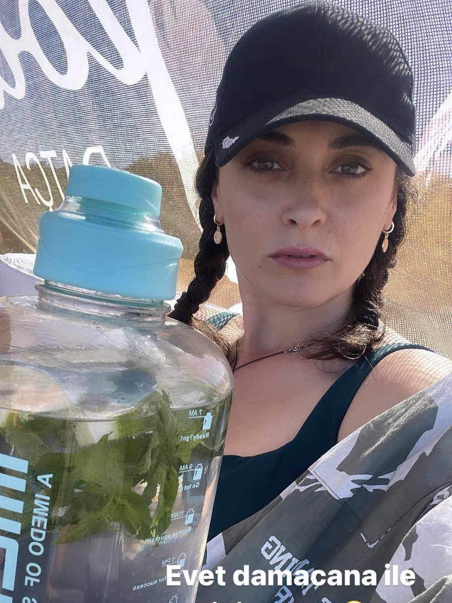 Nasıl güzelsin💧
#AslıhanGürbüz