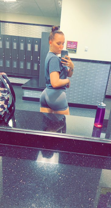 Been hitting the gym lately..  https://t.co/SGrXqGYneK 💕 https://t.co/uCjoJbVZiK<a href="/tag/silhouettechallenge"class="tags"><span>#silhouettechallenge</span></a>