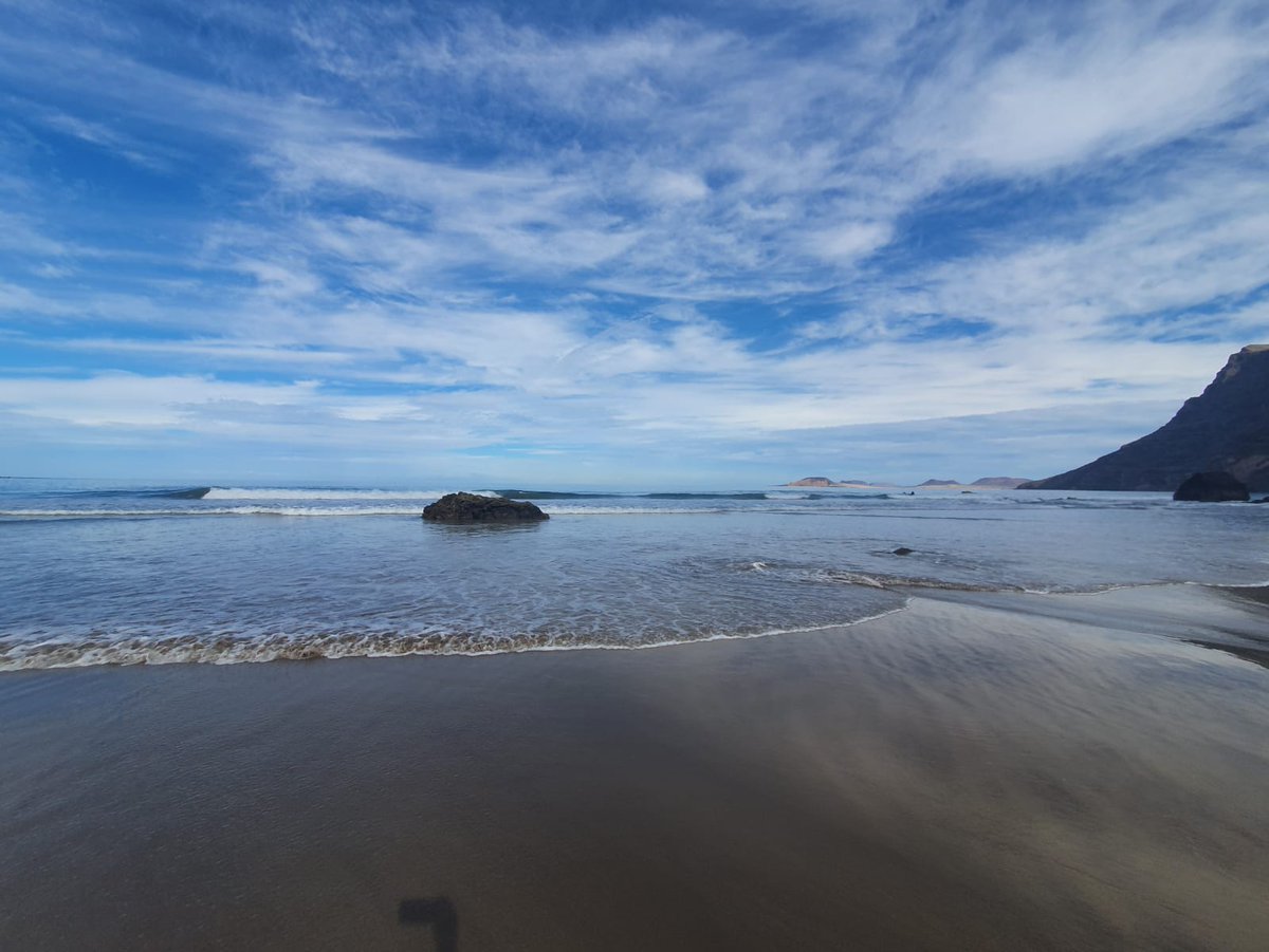 ReservasMarinas's tweet photo. El océano representa más del 70% del planeta.
Es nuestra fuente de vida, sustento de la humanidad y de todos los demás organismos de la 🌍, por eso todos debemos aportar nuestro granito de arena.
Proteger el #océano🌊es proteger la salud del planeta🌍
#DiaMundialdelosOcéanos💙 https://t.co/mpaa1DA63E