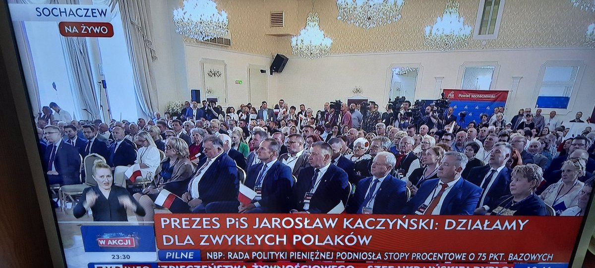 luklu78's tweet photo. Całkowicie przypadkowi mieszkańcy Sochaczewa🤣😂 https://t.co/eD44OQdmUd