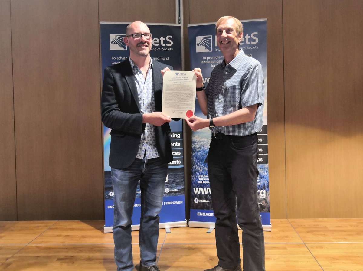 RMetS's tweet photo. 🏅Prof Dan Lunt has been awarded the Climate Science Communications Award in recognition of his groundbreaking work in paleoclimate modelling and his novel and exciting way of communicating climate science

https://t.co/sQaK3HDyev

 #RMetSAwards @ClimateSamwell @BristolUni https://t.co/GswpzZ94ZS