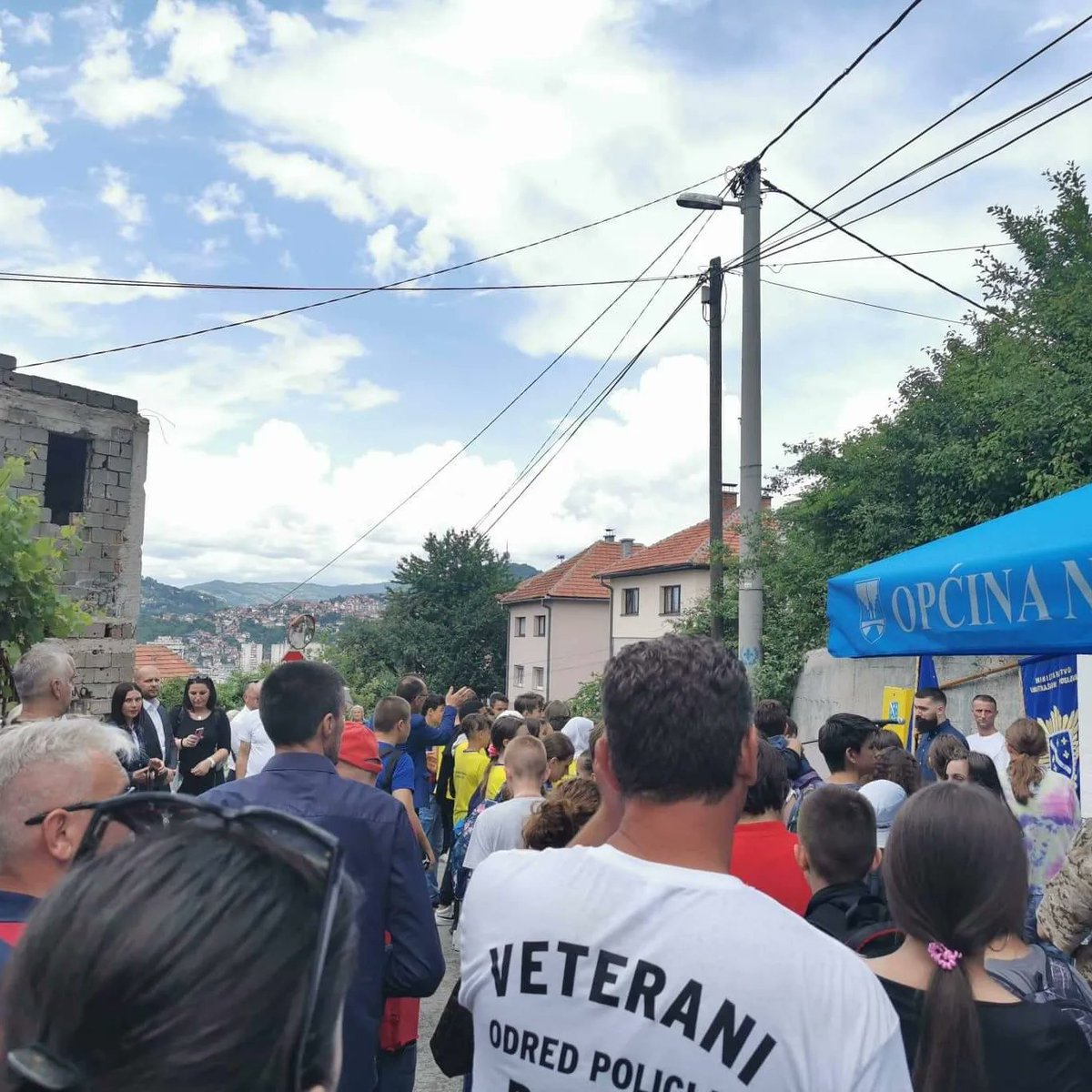 SrSrdic's tweet photo. 30 godina od pogibije Vinka Šamarlića

🇧🇦 Naravno, kao i svake godine do sada obišao sam Spomen-ploču i odao počast jednom od najvećih bosanskih sinova.

🇧🇦 Neka ti je vječna slava🖐️ https://t.co/S856TOlYns