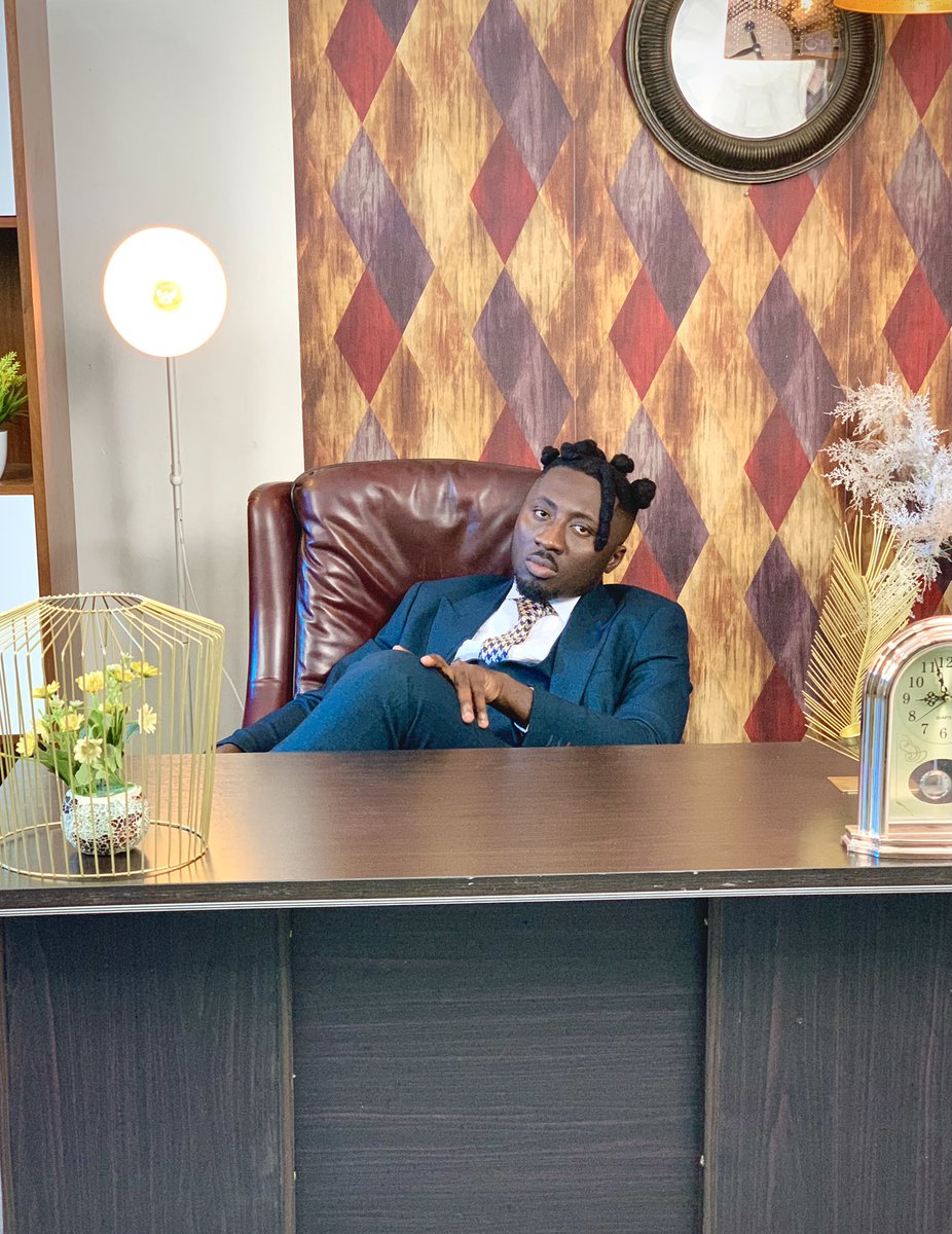 Amerado_Burner's tweet photo. Charley, marriage counsellors dey hear things oo. I start small counselling bi for ma hood, bro, my mind dey borst now! 😅 https://t.co/gzZ8vGPCQe