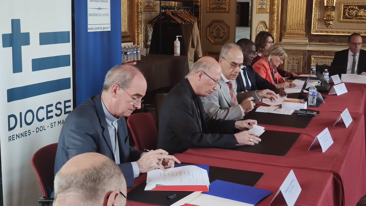 Les évêques de Bretagne et Loire-Atlantique ont signé un protocole pour les infractions de nature sexuelle avec le procureur général de la Cour d'appel de #Rennes afin d'en améliorer le signalement et le traitement judiciaire
#ciase <a href="/Eglisecatho/">Église catholique en France</a>