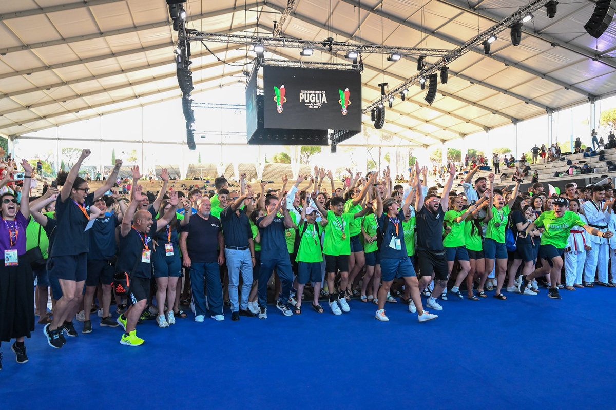 campo_mass's tweet photo. L’Olympic Dream Cup al Pietrangeli di Roma è stata meravigliosa. Complimenti al Comitato Puglia per la vittoria dell’edizione 2022 🇮🇹 e a tutti gli atleti delle selezioni regionali in gara. Il vostro entusiasmo vi guidi sempre verso i traguardi più ambiziosi! Bravi 👏🏻 #itatkd https://t.co/rdVbl8lBpL