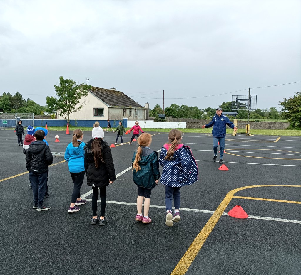 Milltown National School (@milltown_ns) on Twitter photo Thanks so much to Ger, Billy, Aoife and James from <a href="/milltown_gaa/">Milltown GAA Galway</a> who braved the elements to host a G.A.A fun day at the school for #activeweek. The children had a great day 🔵⚪ <a href="/ActiveFlag/">Active School Flag</a> #lgfa <a href="/milltown_galway/">Milltown, Co. Galway</a> Thanks so much to Ger, Billy, Aoife and James from <a href="/milltown_gaa/">Milltown GAA Galway</a> who braved the elements to host a G.A.A fun day at the school for #activeweek. The children had a great day 🔵⚪ <a href="/ActiveFlag/">Active School Flag</a> #lgfa <a href="/milltown_galway/">Milltown, Co. Galway</a>