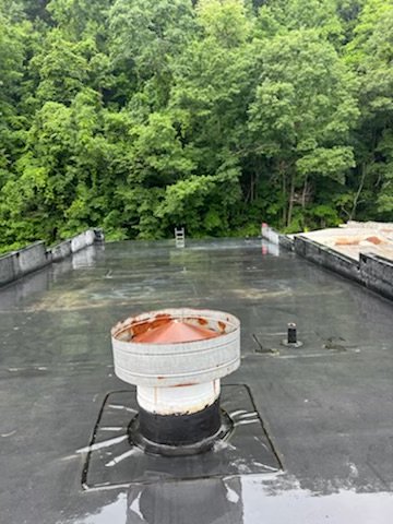 seedhco's tweet photo. The roof on section one of Mountain Farm Community Grocery is done! Check it out! https://t.co/2UKKxtbHTy