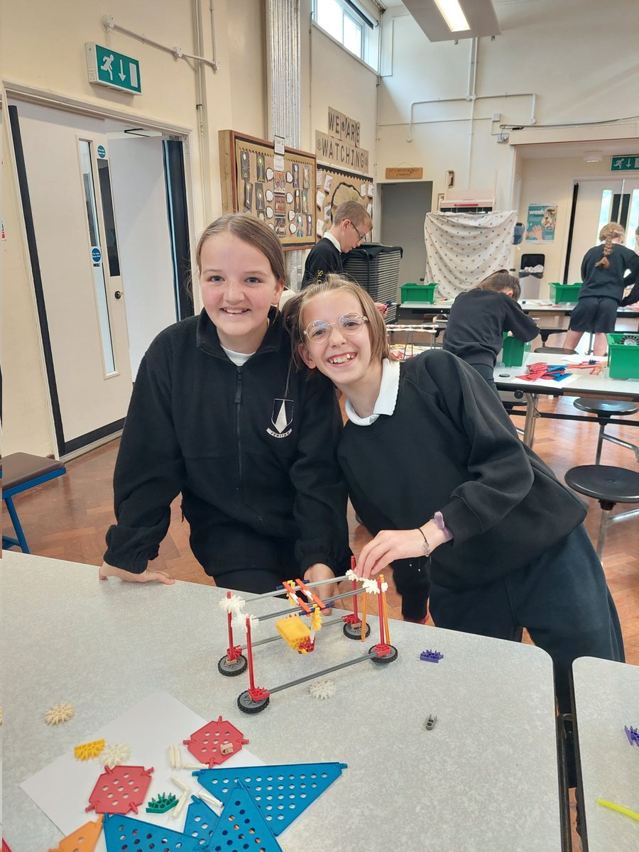 SCOS_Teresa's tweet photo. Young engineers at work building bridges.#StCathsScience #Knexchallenge https://t.co/DefUYLTSqJ