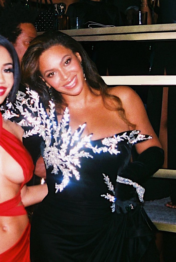 arthfobic's tweet photo. Beyoncé is just so fine for no reason https://t.co/6UxJC15M9S