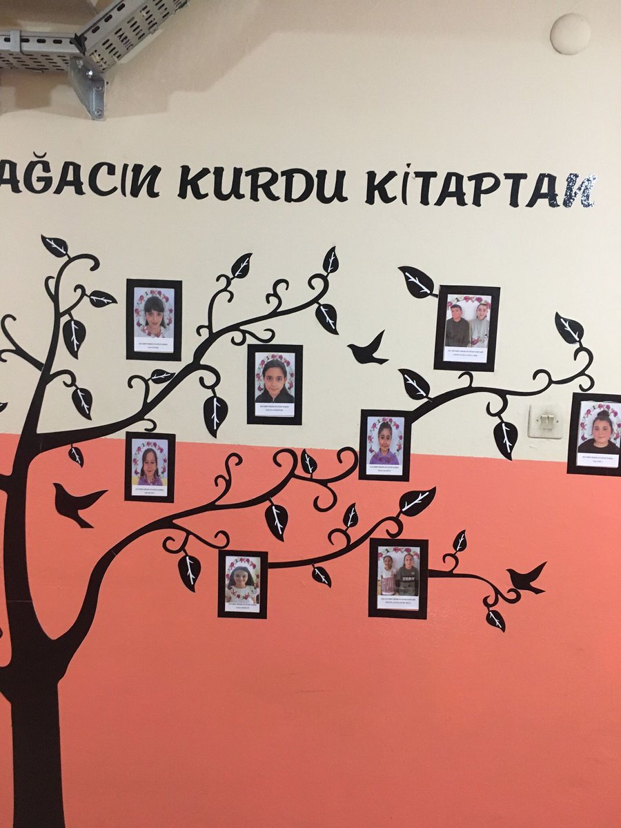 Devrek_mem's tweet photo. İlçe Milli Eğitim Müdürlüğü yöneticilerimiz, 10.000 Okul Projesi kapsamında olan Eğerci Ortaokulunun, bir kısmı atık malzemelerin geri dönüştürülmesi ile yenilenen kütüphanesini ziyaret ederek incelemelerde bulundular.
@Devrek_mem 
@egerciokul https://t.co/5tWzzgp53k