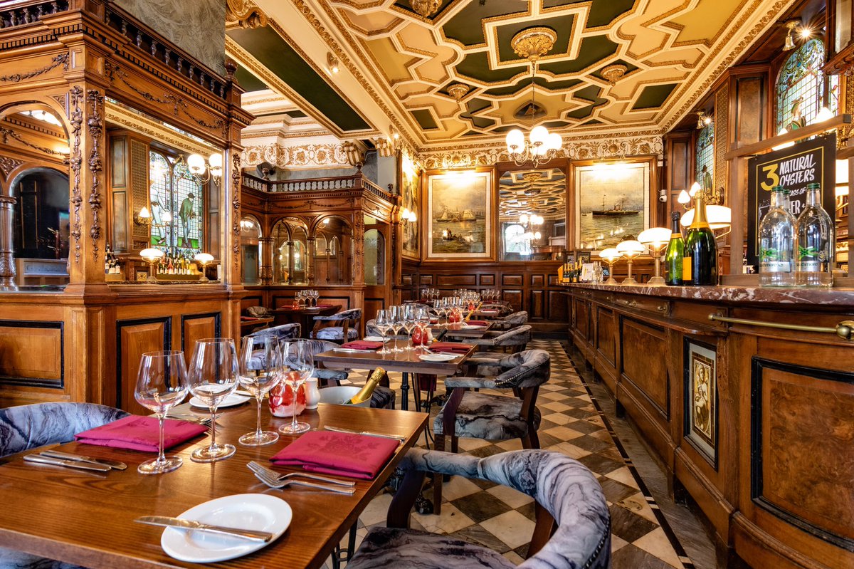 CafeRoyalEDN's tweet photo. Father’s Day is just around the corner. Why not treat your dad to a night out in Scotland’s oldest oyster bar this year 👨👧👦 🥃🦪
.
.
.
#caferoyalEDN #bestbars #local #historic #fathersday #whisky #lobsters #oysters #scotland #Edinburgh #edinburghbars #bestbars #metro #mpco https://t.co/8RCzroYWwy