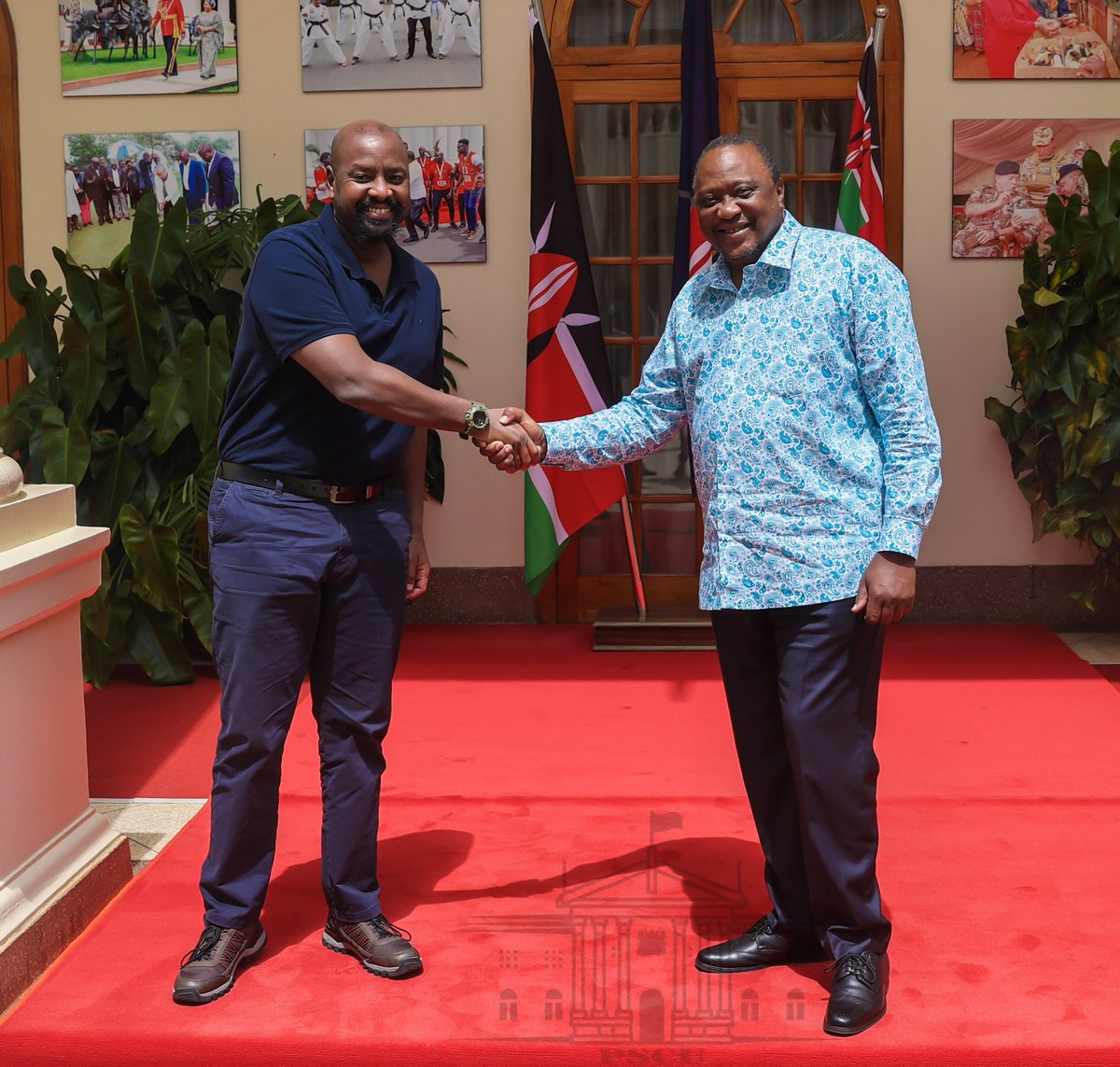Agaba3Agaba's tweet photo. U geriit🤝. @HappywaMuhoozi @Col_FMwesigye @MwesigyeNrm @mkainerugaba @KagutaMuseveni @JanetMuseveni @Balaam1980 @TeamKibuuka @TeamMkproject @liliannsiime @QarungiDee https://t.co/py5ZxAV564