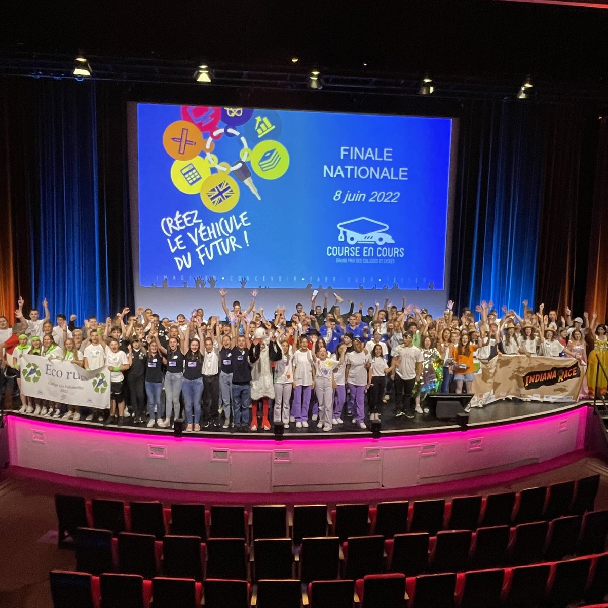 Clap de fin 🎬 pour la finale de #CourseEnCours, passée avec vous. Merci à toutes les #équipes, membres de jury, partenaires et sponsors pour leur participation 🎈 tout au long de cette saison. 
On vous donne rendez-vous l’année prochaine pour une nouvelle édition 😉