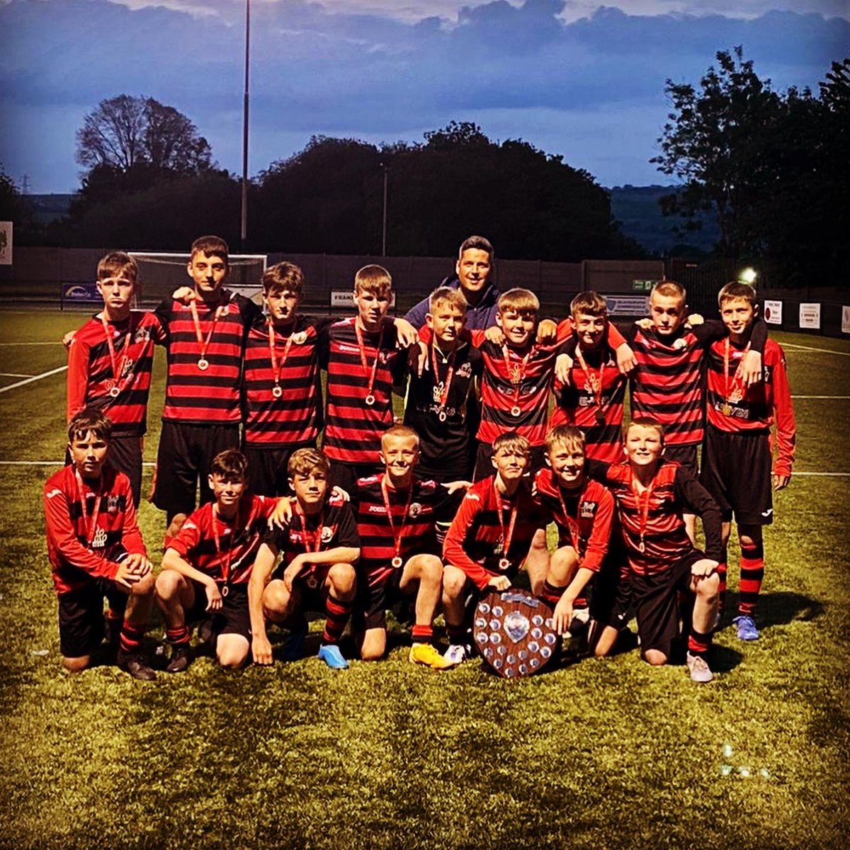 HRVU11's tweet photo. An amazing evening under the lights at Darwen FC. HRV picking up the U13 Lancashire Cup. Great footballers and even better lads, this is what makes coaching in football worth it 🔴⚫️ 

#HRV #hyndburn #ribblevalley #lancashire #lancashirecup #lancashirecupwinners #final #winners https://t.co/bAV7WM3sC7
