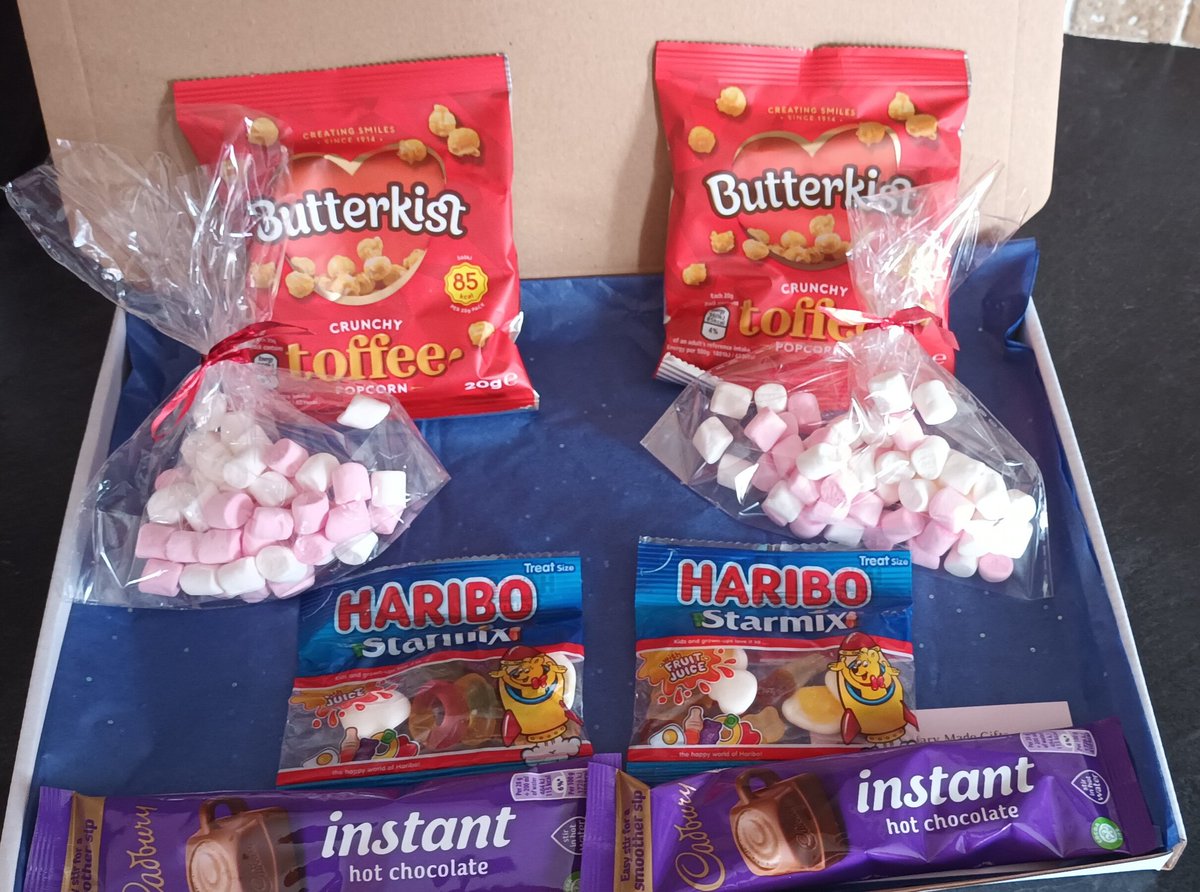 ExemplaryMade's tweet image. 🍿 Movie Night Gift Box 🎬 

One of our lovely boxes posted out earlier this week as a birthday gift ❤

Includes personalisation &amp;amp; postage 🎁 

etsy.com/uk/shop/Exempl…

#movienight #letterboxgifts