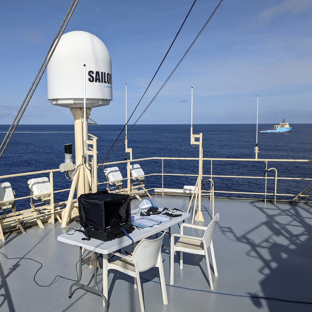 OceansUnmanned's tweet photo. View from the office @TheOceanCleanup @Aeromao1 https://t.co/hu6oqEir38