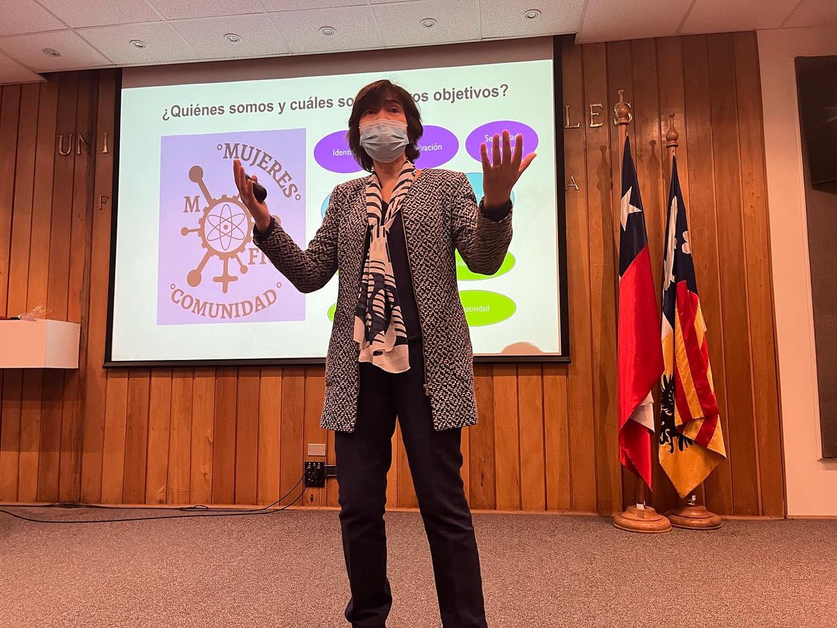 AstroUDP's tweet photo. Todas quedamos #Motivadas por la charla de #SaraArancibia "El Viaje de ser Ingenieras" hoy en @IngCienciasUDP ☺️
La #ComunidadMujeresenFIC cada día más fuerte 💪🏼
@udp_cl https://t.co/Urv5xRevSr