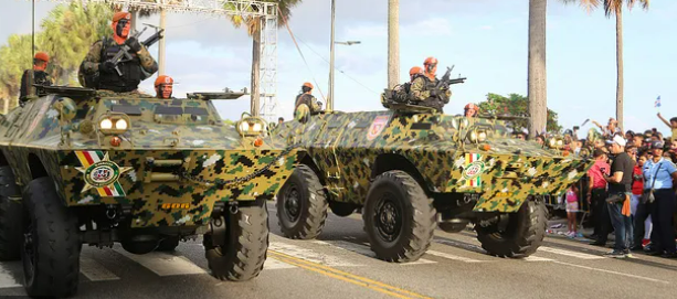 pedalafondonet's tweet photo. @sergiocarlo un ejemplo de eso es el #Centurion2 Que es un #ArmoredVehicle que funge como destructor de #Tanques pero pese a su capacidad sigue siendo un Armored Car. Bendiciones y abrazos.. el vehiculo en cuestion es un #V150Commando es una variante del #M706Commando https://t.co/ala6CcNo4H