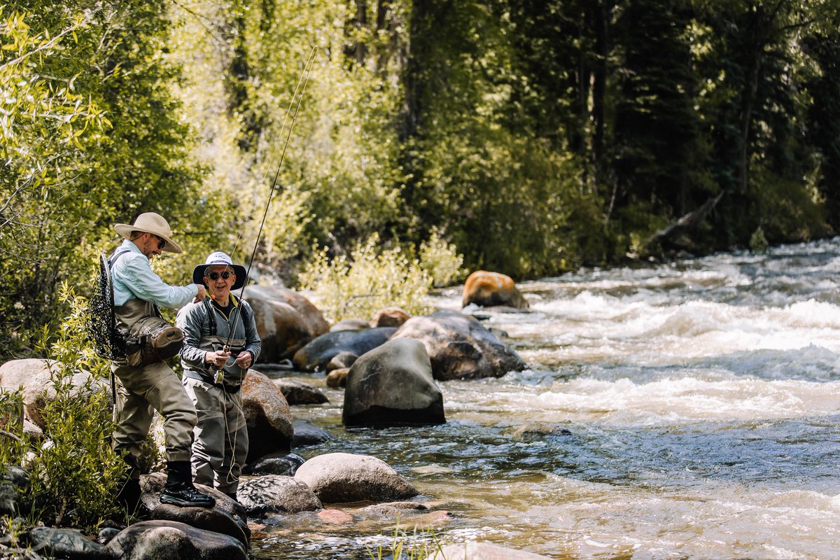 AspenOutfitting's tweet photo. Yesterday’s office views with fly fishing guide @flyfishwithmatt 🙌 // 970-925-3406 // 📷 @stonehousepictures
#flyfishaspen #adventurelooksgoodonyou
#flyfishing #onthefly #guidedflyfishing #aspen #aspenco #roaringforkriver #roaringforkvalley #colorado #visitcolorado #river https://t.co/0Oddgg1ljT