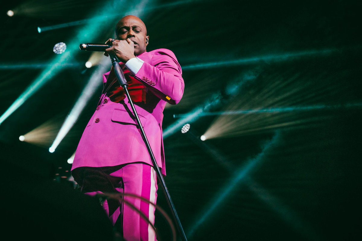 MusicByKEM's tweet photo. ๐ #FULLCIRCLETOUR ๐
#KEM
#Babyface
#SherriShepherd
#FullCircleTour2022 #KEMband #HeyGirlKEM #heygirl #thefullcircletour #musicbykem #love #kemconcert #kemshow #kemtour #fullcircle #kemistry #kemunity #kemmusic #kemlyrics https://t.co/by45AMmaSB