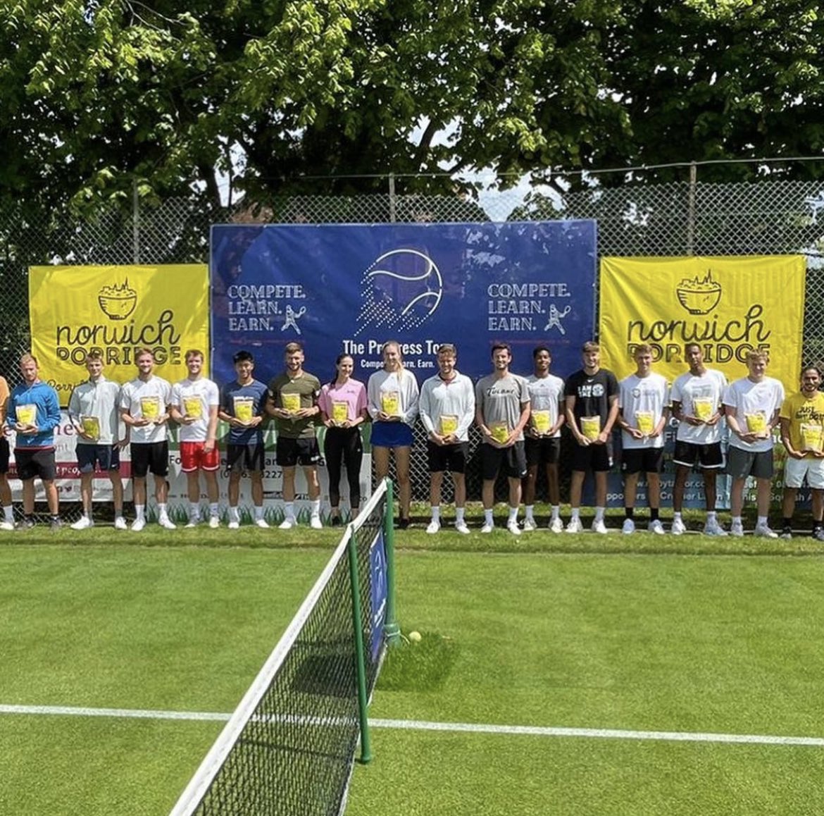 norwichporridge's tweet photo. Another super days play in North Norfolk. All players this week are being fuelled by the #honestenergy of our Porridge! 🙌💥🎾
#porridge #norfolktennis #cromertennis https://t.co/Oj2ATBHj8c