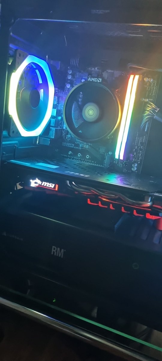 Vapour_0fficial's tweet image. Isn&apos;t she lovely 😍 never new owning a pc could be so rewarding but then so money draining 😪 #consoletopc #twitchaffiliate #twitchstreamer @msigaming @AMD