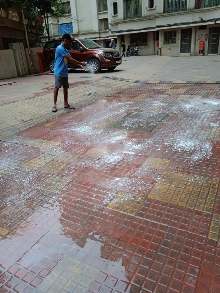 sheel90's tweet photo. @mybmc @IqbalSinghChah2 @OfficeofUT There is a massive drain overflow in my society and despite our complaint, no one has come forward to help, moreover the BMC has the status marked as complete. Monsoon will make it unbearable and a massive health hazard for us all. Pl help https://t.co/5SZzeMkp7R