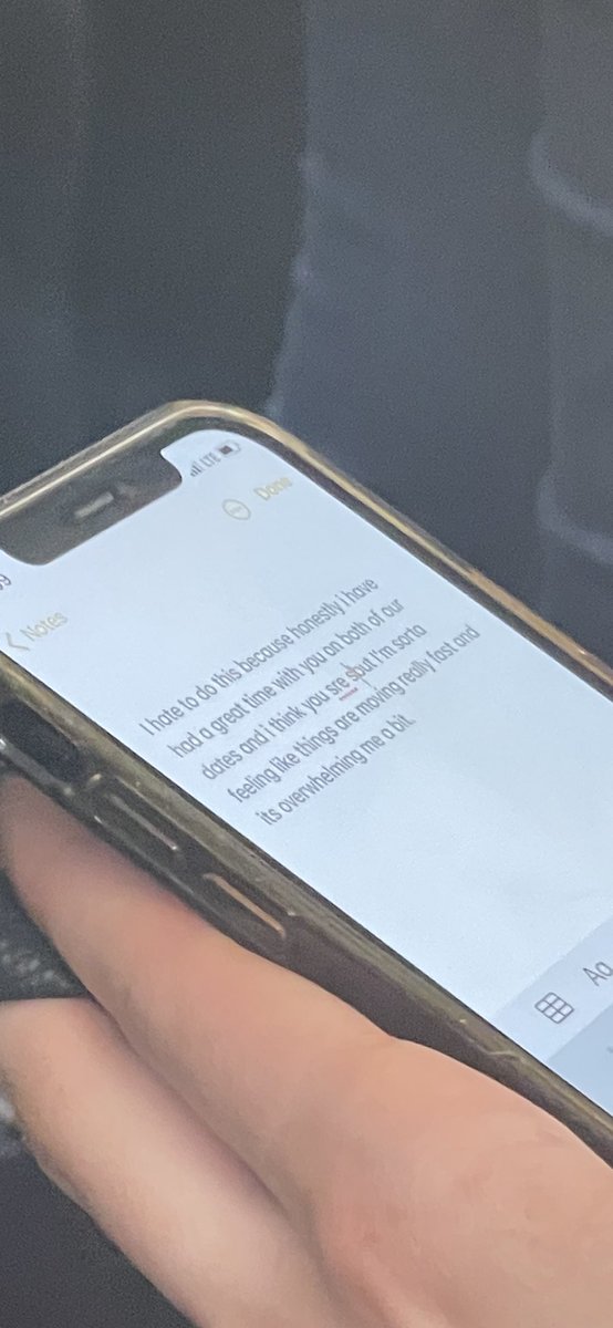 littlewinky's tweet photo. girl on the subway next to me drafting a breakup text https://t.co/498RQ6X3Vm
