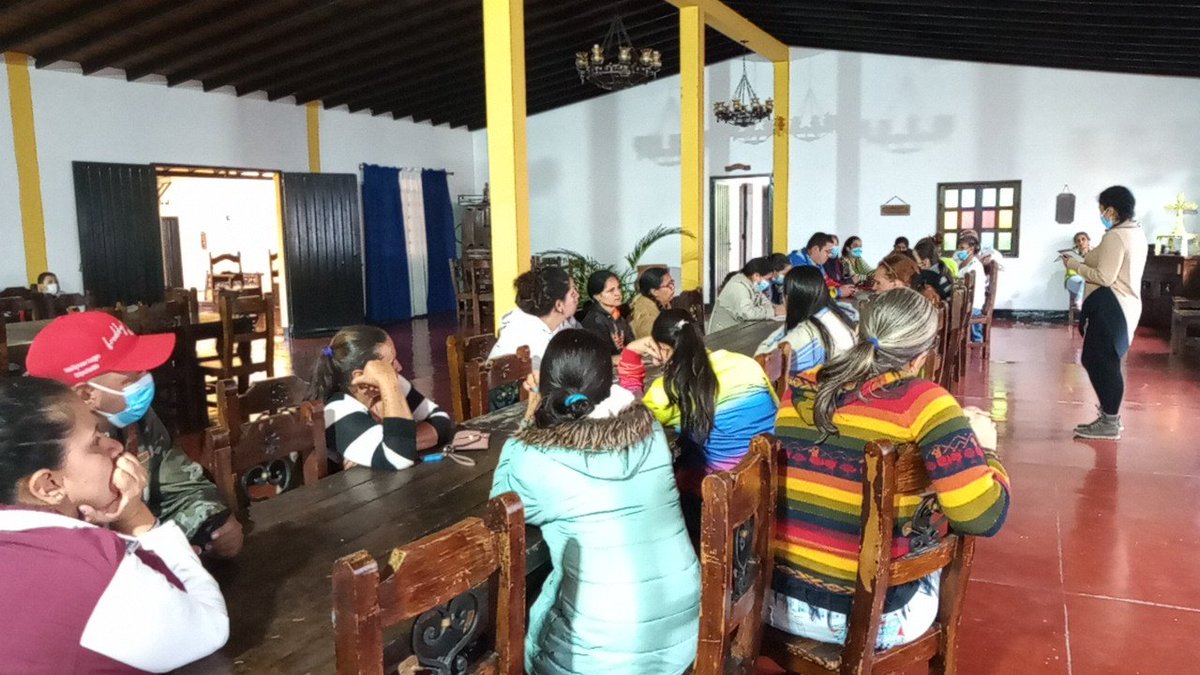 PsuvOrgTa24's tweet photo. #EPM #McpioFcodeMiranda y estructuras políticas del @PSUVTachira en debate Tribuna Antiimperialista sobre la #CumbreSinExclusiones en defensa de la soberanía de nuestra nación @NicolasMaduro @dcabellor @FreddyBernal @NellyverLugo @PartidoPSUV @GasTachira #VenezuelaYTurquiaJuntas https://t.co/dtYSpyK2Kh