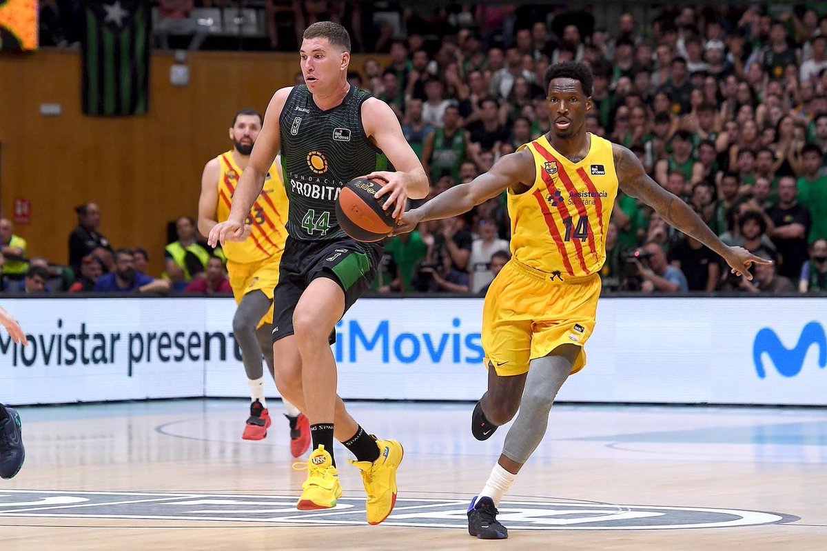 Divendres volem més!! Us necessitem mes que mai.
Volem un Olímpic igual que avui 

Som-hi‼️ FORÇA PENYA🟢⚫️