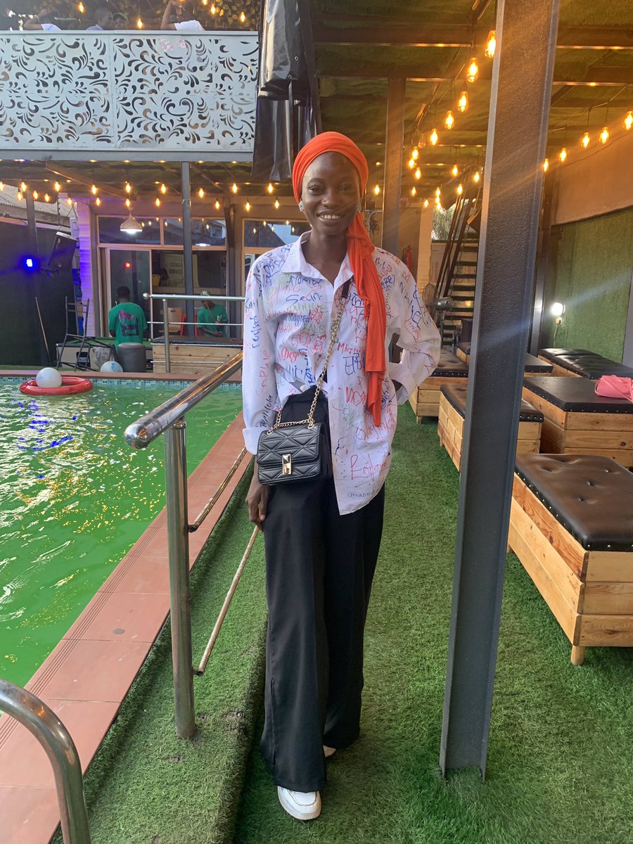 Ajoke__Mi's tweet photo. Alhamdulilah 
 Ajoke bagged a degree 🎓🎉💯!!!!
A graduate 👩‍🎓!!!!!!! https://t.co/mM7Y2uGHHw