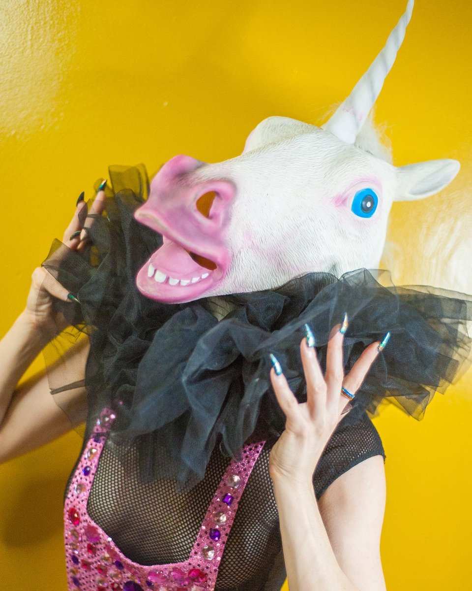 BlyreCpanx's tweet photo. Always horsing around and being a silly little goose 🤡 🐴 🦄 🦆 

#silly #sillybitch #sillypost #sillyhumor #sillyshit #sillyworld #sillypictures #sillytimes #sillygirls #sillythings #sillymood #sillypic #sillygoose #sillychick #sillygirl #sillywilly #horsingaround #sillymodel https://t.co/GSdOQTlDk4
