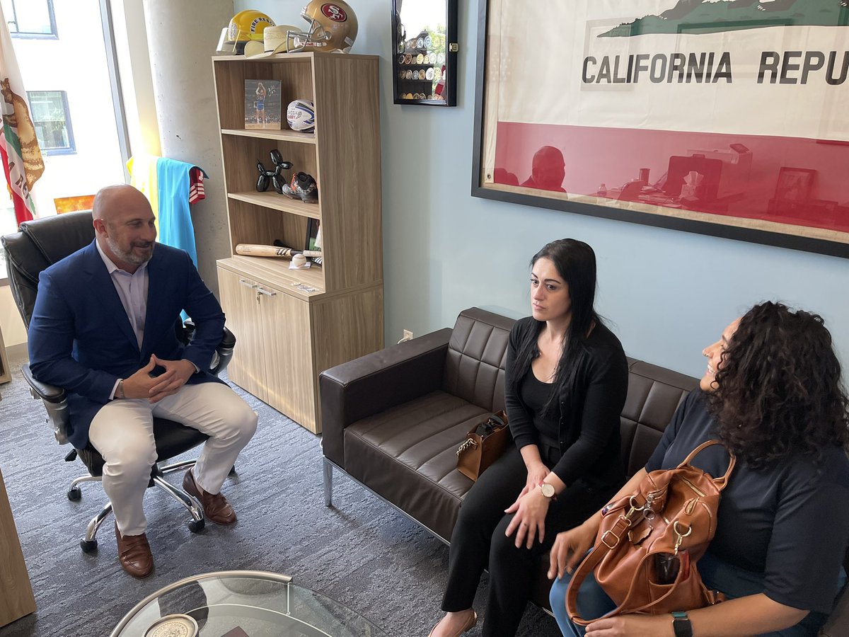 HeathFloraCA's tweet image. It was my honor to recognize @UnitedWayStan as the CA 12th Assembly District Non-Profit of the year today. United Way Stanislaus is a great facilitator for local non-profits &amp;amp; has generously supported humanitarian efforts in Ukraine this year. #CalNOTY2022 #caleg #NonprofitPower