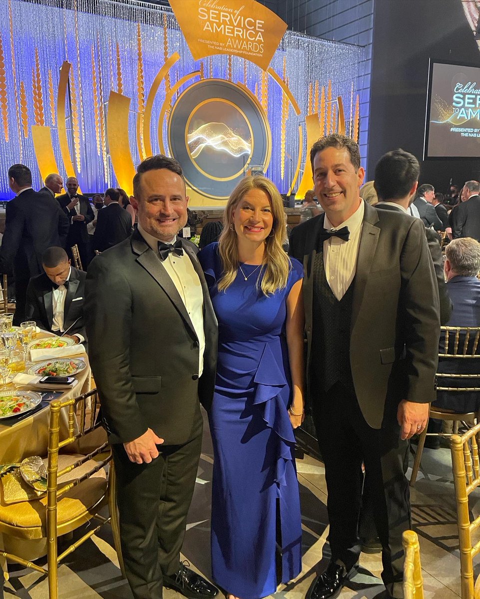 jburgerlong's tweet photo. Thank you @NABFoundation for celebrating and honoring exceptional work and service. Congratulations to @COXMG for the excellence and ongoing commitment to the communities we serve. 
#cmgproud #staawards #broadcastgood @wsbradio https://t.co/gBpfQrLXef