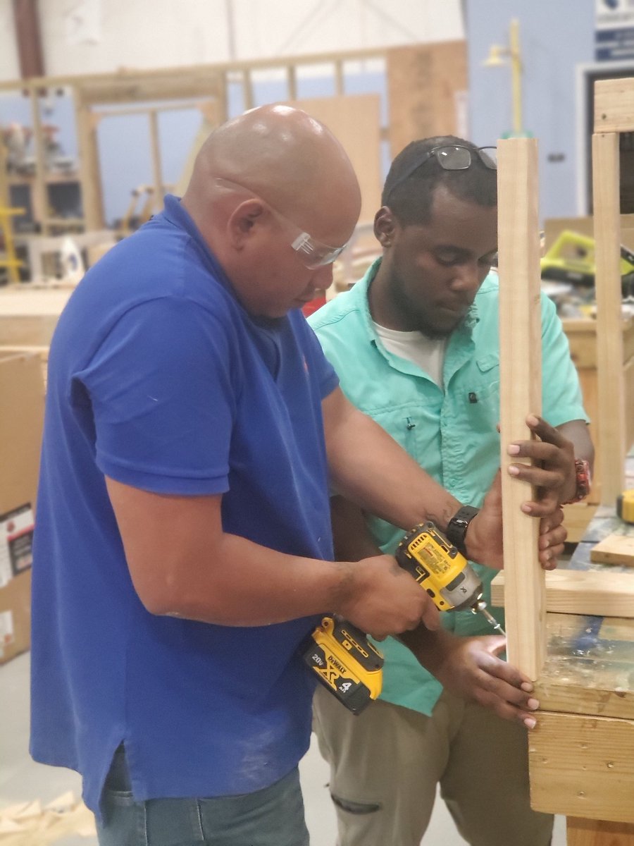 OsceolaCTE's tweet photo. Our carpentry apprenticeship program in action!
#skillupOsceola #CTErriffic https://t.co/s2pS6ByMNc