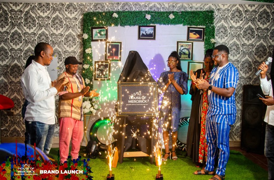 Mercirick's tweet photo. Stolen moments from the brand launch over the weekend.
We keep celebrating our small beginnings... Today I'm living for the little victories.
#creatives #abuja #houseofmercirick #mercirick #brandlaunch https://t.co/SmIEIilYF1