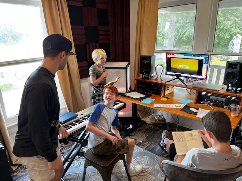 HunterBSings's tweet photo. Having so much fun at song writing camp this week. We already have 1.5 songs written! @DMMusicStudios https://t.co/BMBngABDRw